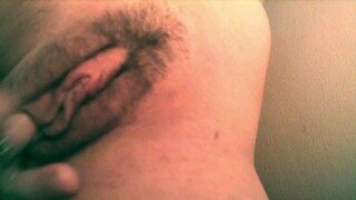 ME Masturbo el COÑO CHORREANDO mientras gotea Placer-POV