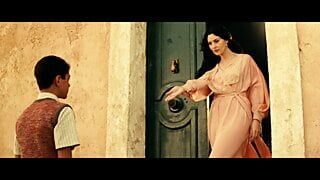 Monica Bellucci in Malena – Hottest Scenes